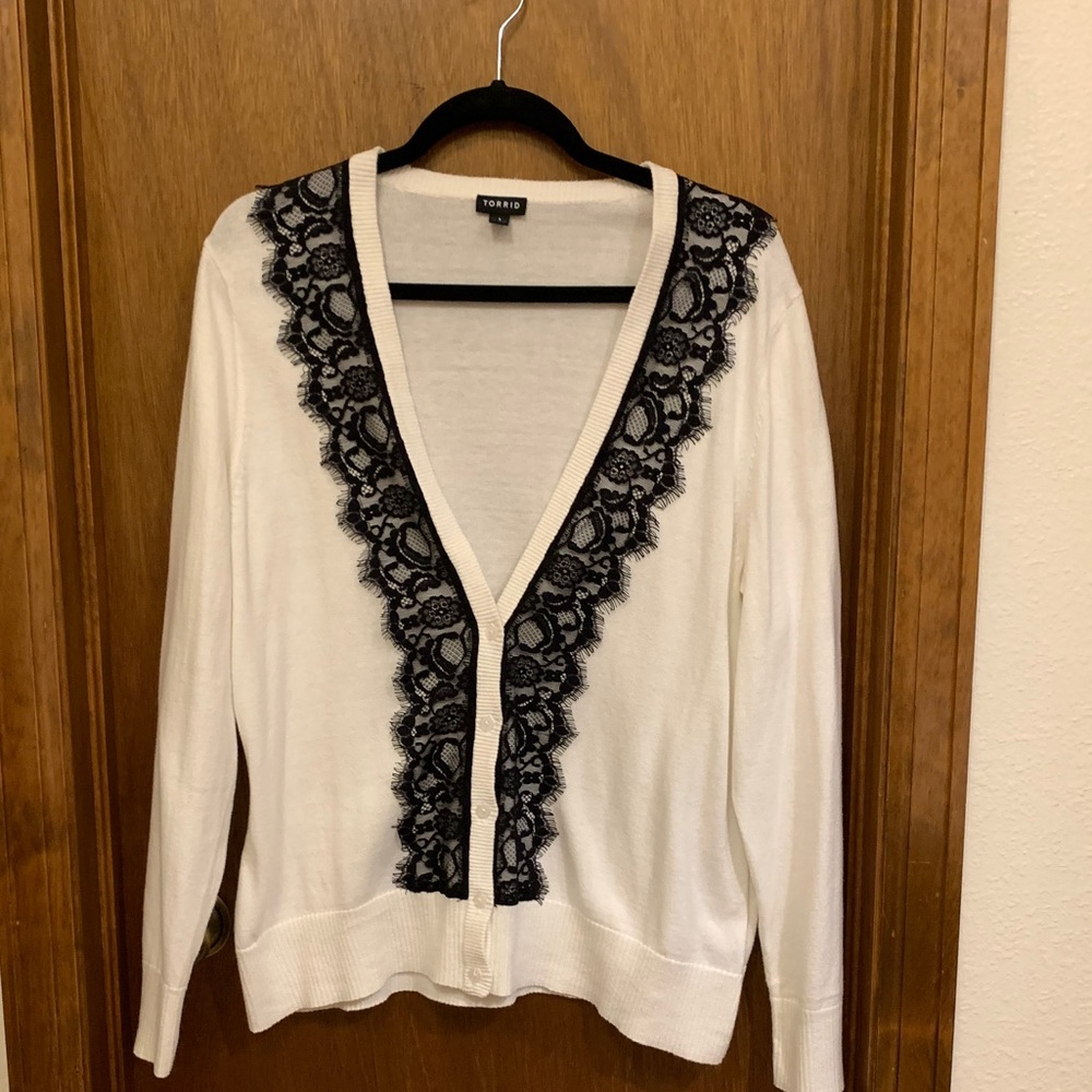 Torrid size 1 white cardigan w/ black lace
